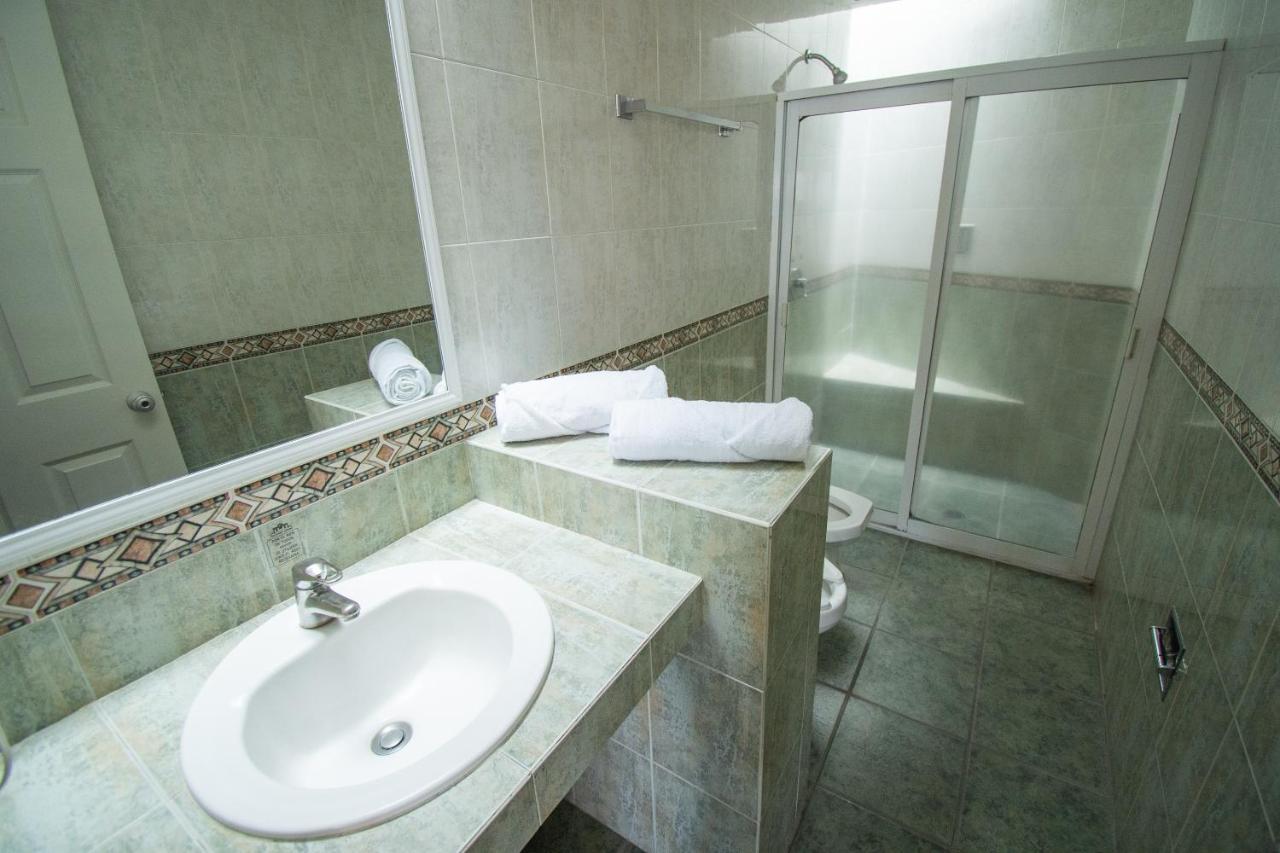 Auto Hotel Hacienda Arriba León Zewnętrze zdjęcie
